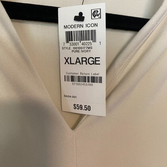 Alfani Ivory sleeveless v-neck blouse NWT size XL - Picture 4 of 5